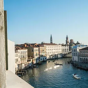 Ai Santi Apostoli Venetië